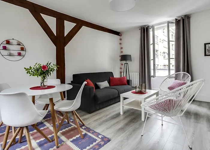 Fontainebleau Sweet Home