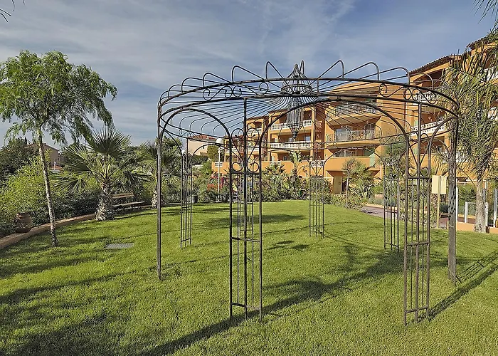 Boutique Appart Hotel Lou Castelet Carros