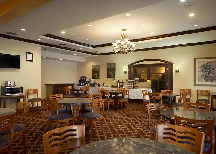Ramada By Wyndham Kissimmee Downtown Hotel