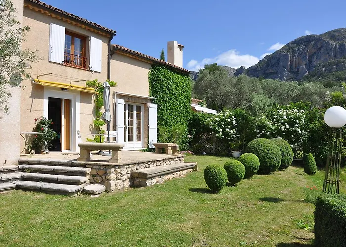 Hotel Le Jas Du Colombier à Moustiers-Sainte-Marie avec Piscine