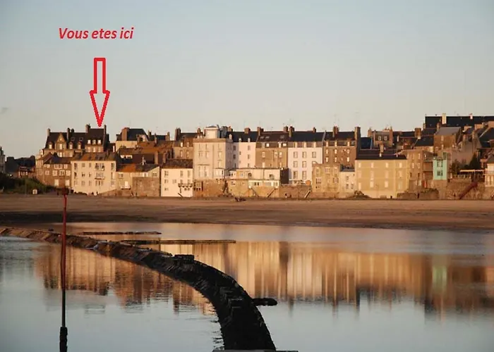 Appartement Saint Malo vue sur mer, parking vélo privé , Ferry, plage et commerces à 50 m acceptant les animaux