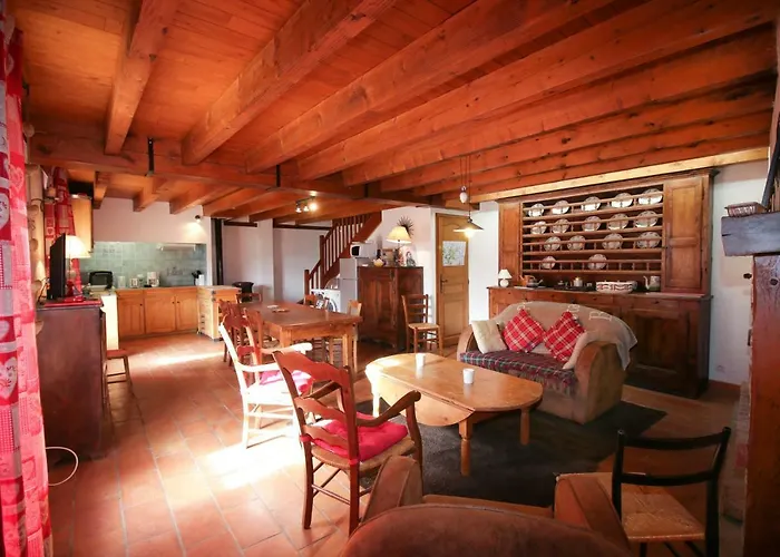Villa Pyrenees Stone Mountain House à Bagnères-de-Luchon Privée