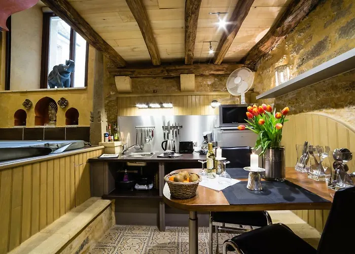 Appartement Jacuzzi Privé, les 1001 nuits à Sarlat