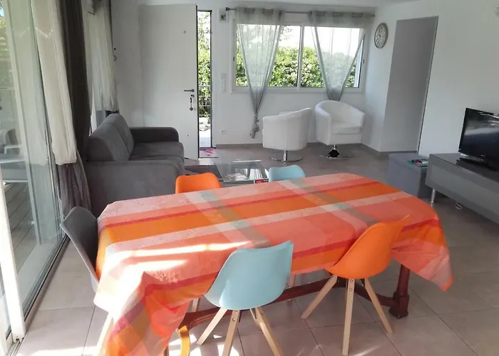 Appartement Au domaine de Léa à Hyères