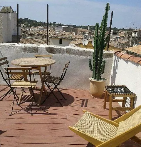 Appartement avec terrasse panoramique au coeur de Nîmes