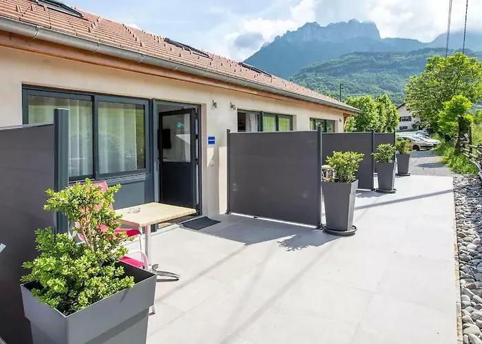 Domaine des Ecuries - Appartements meublés à Talloires