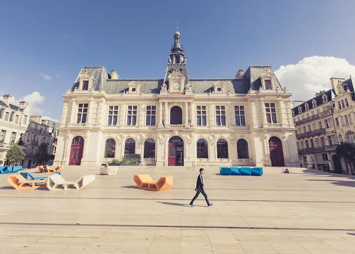 La Maison De La Liberte Jean-Francois De La Perouse Poitiers