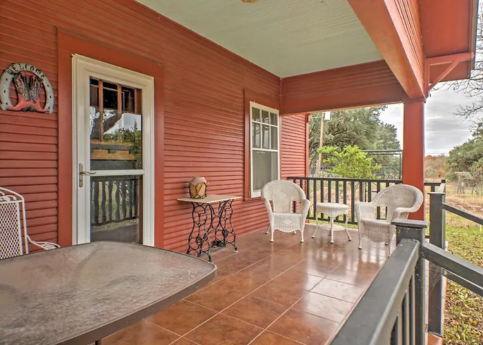 Private 'August Schmidt' Fredericksburg Cottage W/ Hot Tub