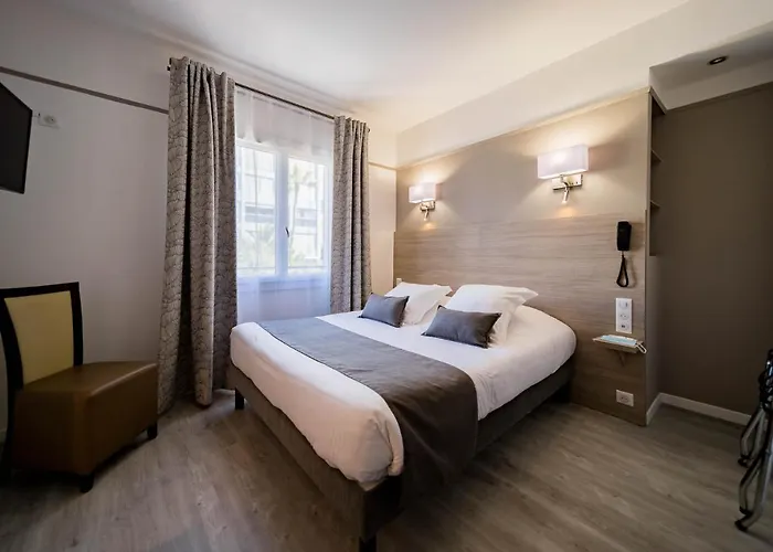 Hotel Le Rabelais à Le Lavandou