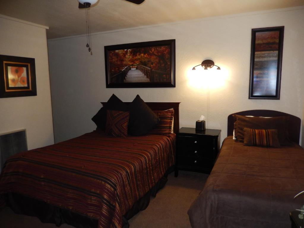 The Gateway Restaurant & Lodge Three Rivers in Three Rivers, CA | lyon ...